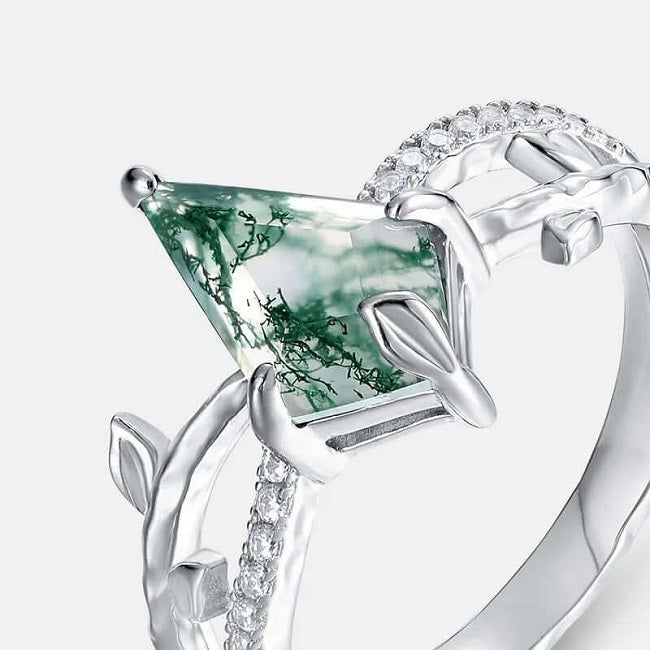 Dhia S925 Kite Cut Moss Agate Leaf  Ring