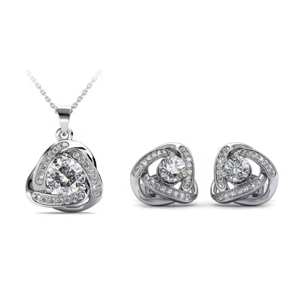 Love Knot Style set embellished with Crystals from Swarovski