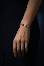 Dhia Pearl Bangle – Lifestyle