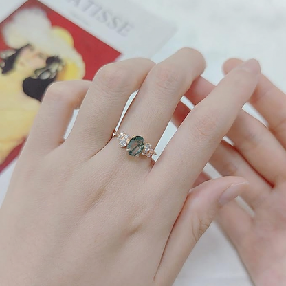 Moss Agate Ring - Lifestyle Shot